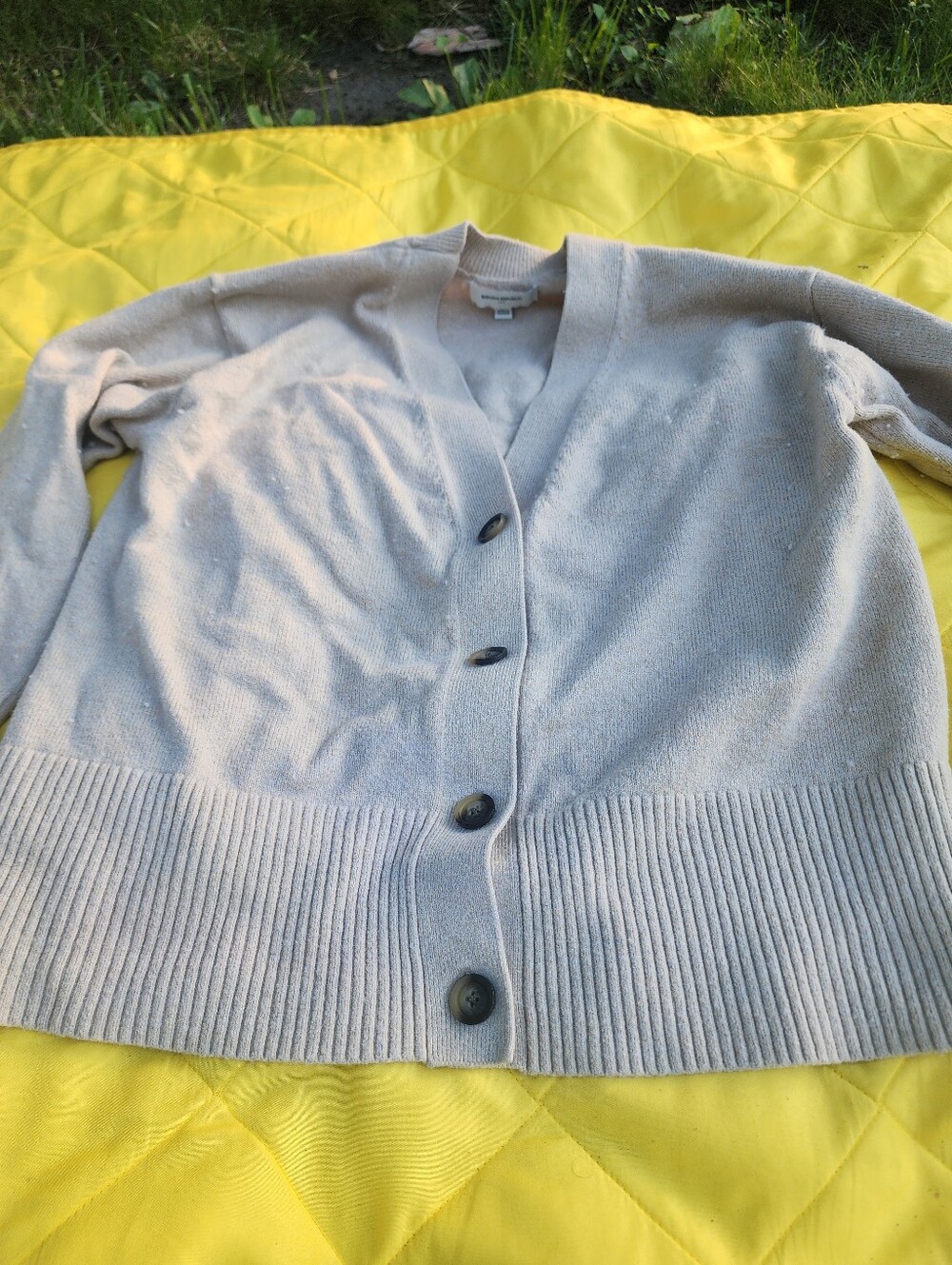 Banana Republic Classic Women's Light Gray Button-Front V-Neck Cardigan Sweater